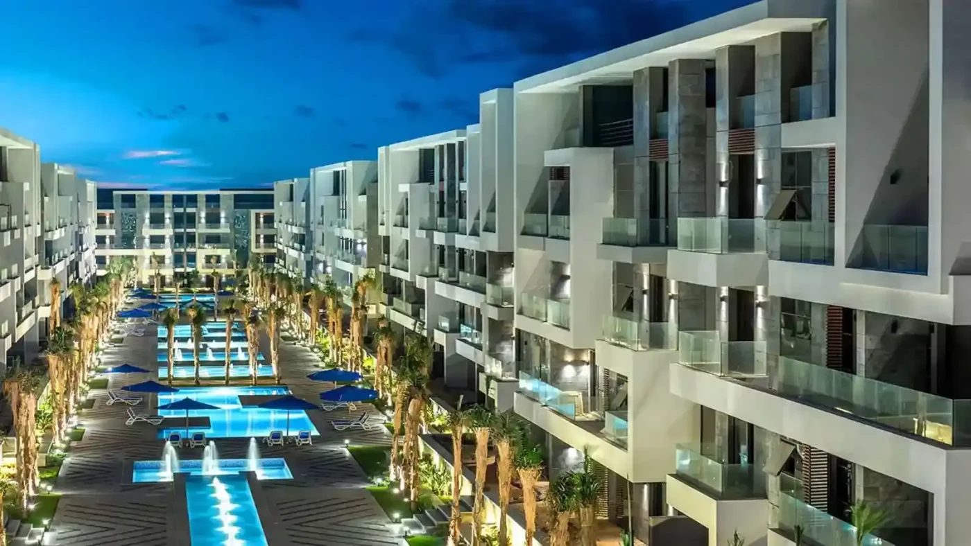 دوبلكس للبيع في الباتيو سولا مدينة الشروق بواسطة لافيستا